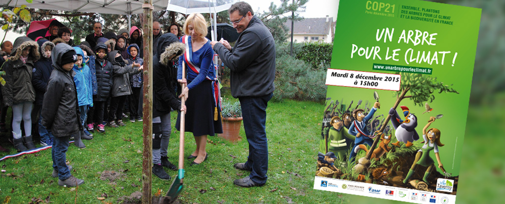 Plantation de l'arbre pour le climat avec Mme Portelli