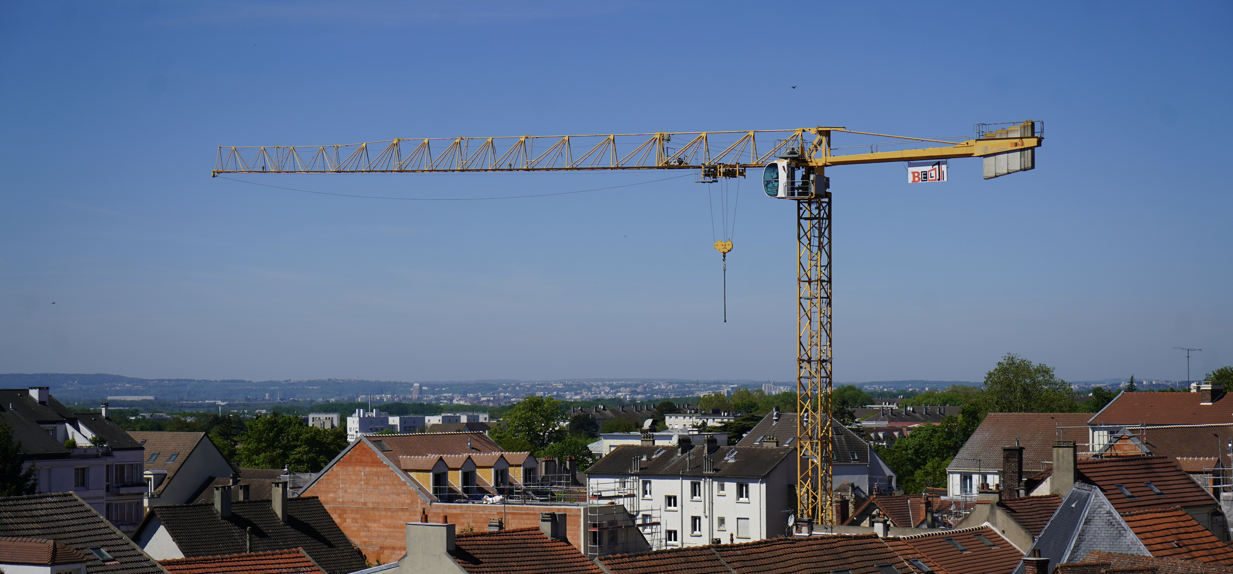 Plan de déviation : démontage d’une grue rue de Paris
