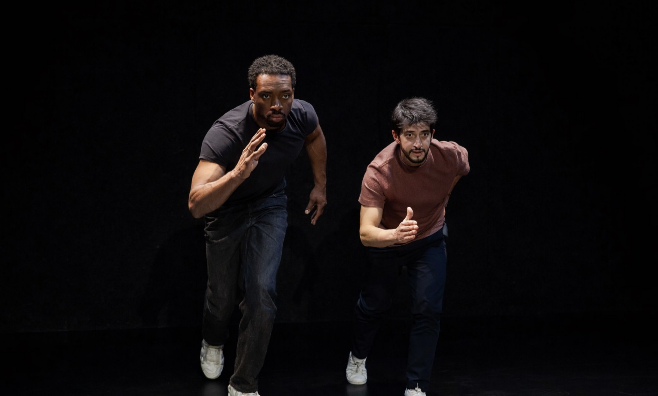 NE T'ARRÊTE PAS DE COURIR